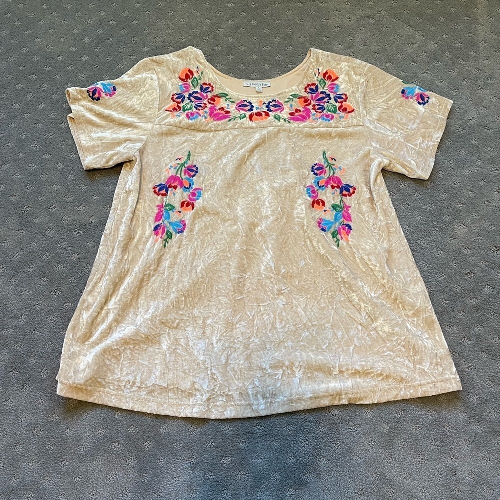 See And Be Seen Crushed Velvet Embroidered Top Size Large